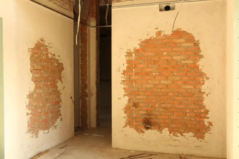 The best brick wall with your own hands