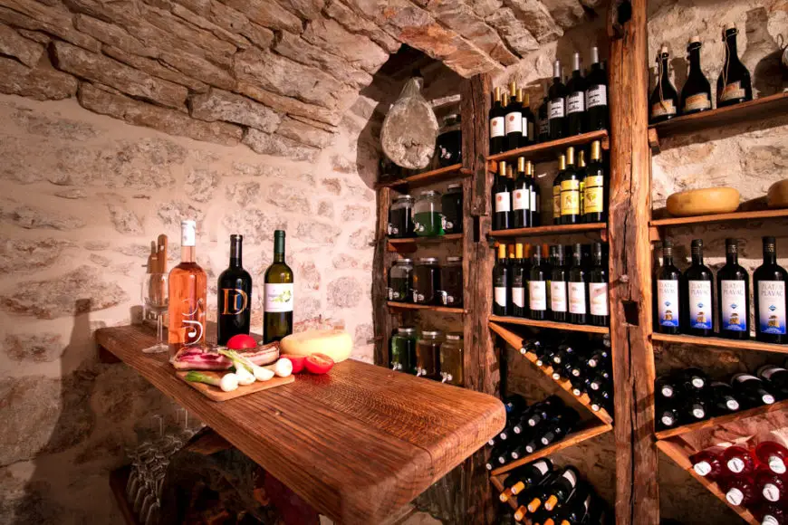 Wine cellar with your own hands in a private house