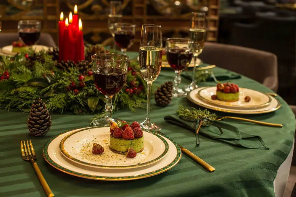 8 Вest ideas for serving the New Year’s table in 2022