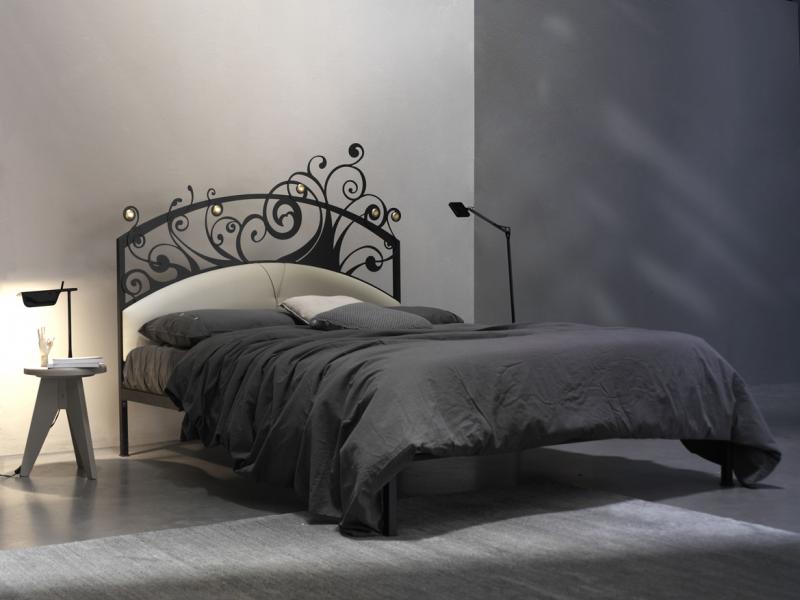 Beautiful Arches Of Forged Bed Models