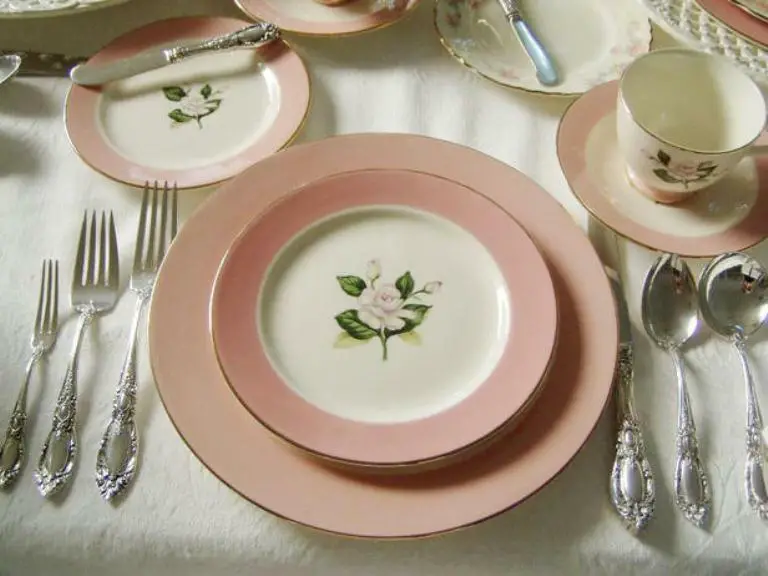 Creating a Formal Table Setting in 10 Easy Steps