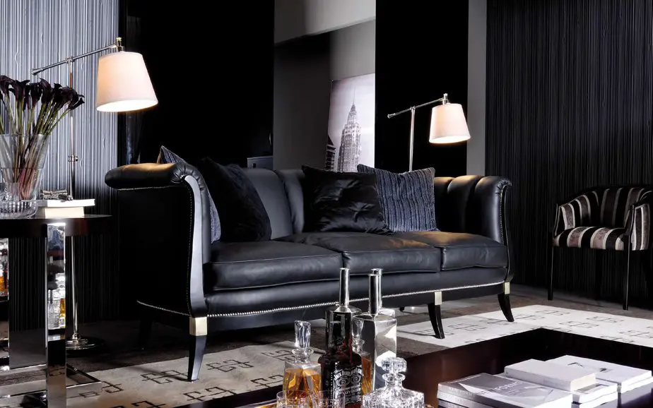 Черный диван – признак роскошного интерьера