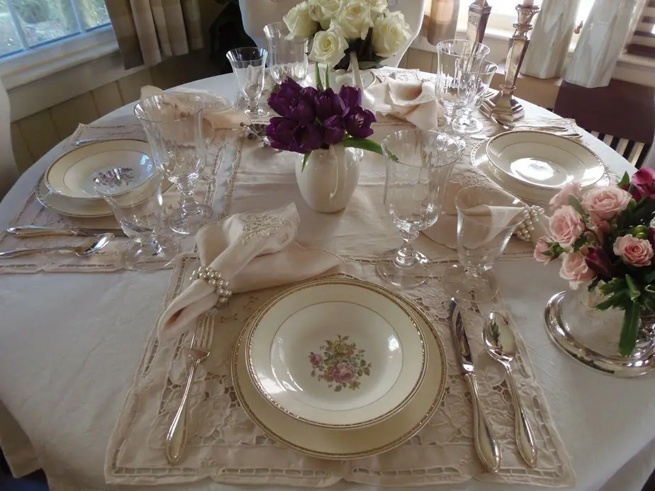Creating а Formal Table Setting 10 Easy Steps