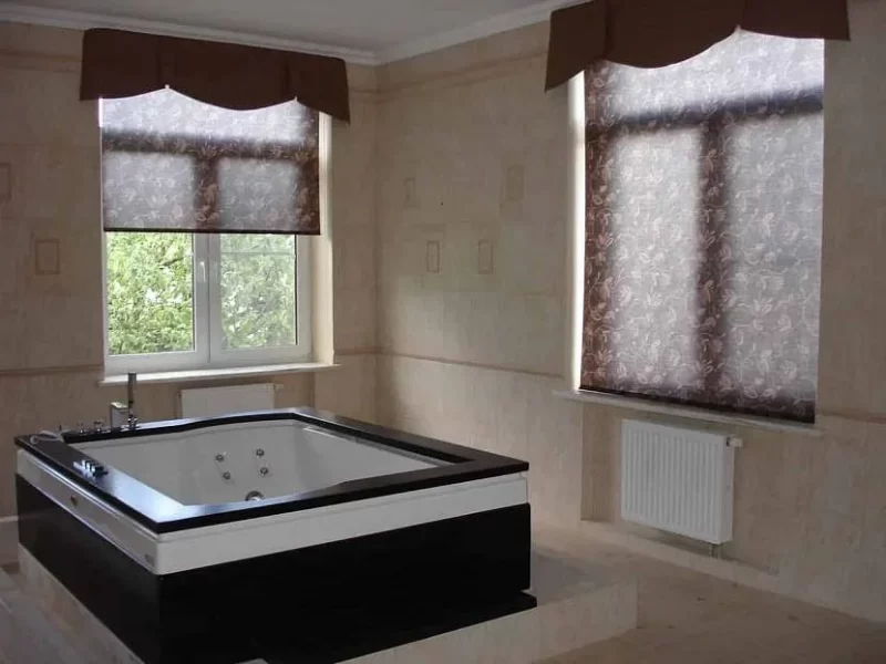 Best Design Ideas for Small Windows in the Bathroom