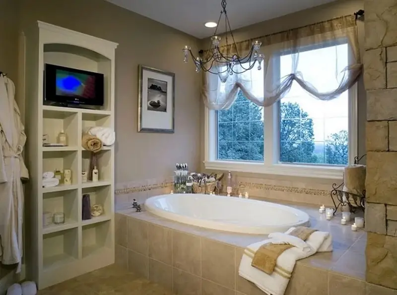 Best Design Ideas for Small Windows in the Bathroom
