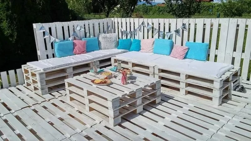 Creative 4 Ideas-Furniture Made of Pallets