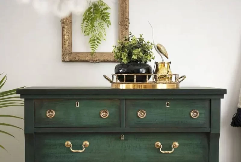 How to paint old furniture and inspire a new life