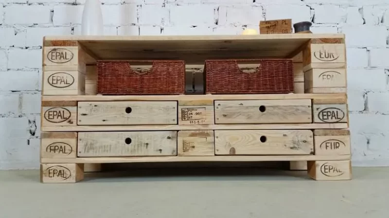 Chest of drawers made of pallets
