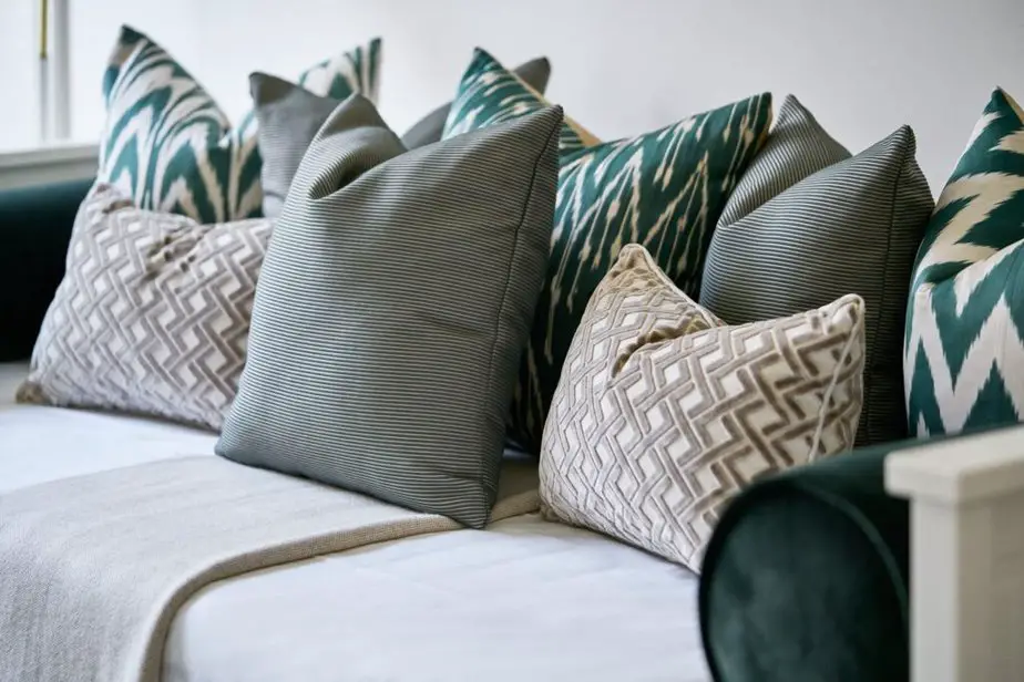 Pillows on the Sofa: Beautiful Decorative