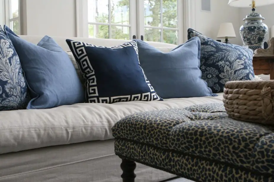 Pillows on the Sofa: Beautiful Decorative