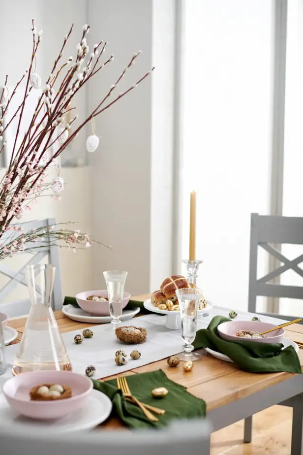 Excellent setting of your table for Easter