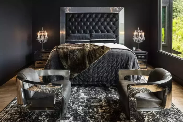 Best Black Bedroom:10 Bold and Beautiful Solutions