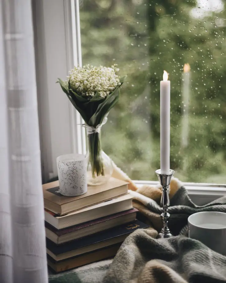 Candles as a Decoration: Romance and Comfort