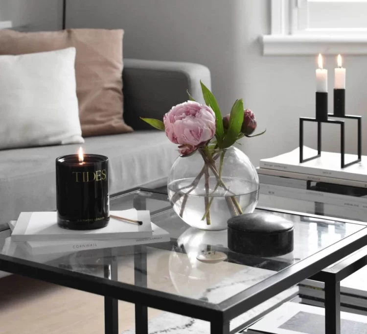 Candles as a decoration:romance and comfort